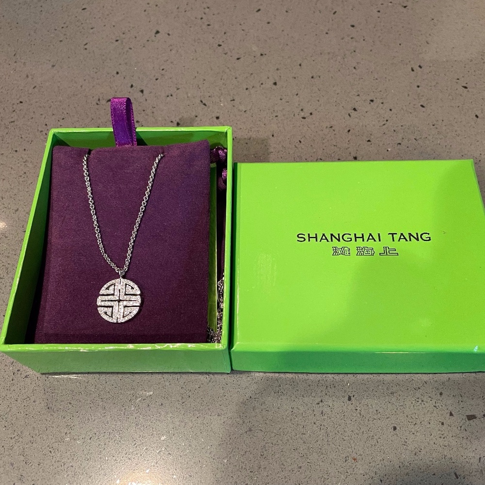 Shanghai Tang Shou pendant necklace